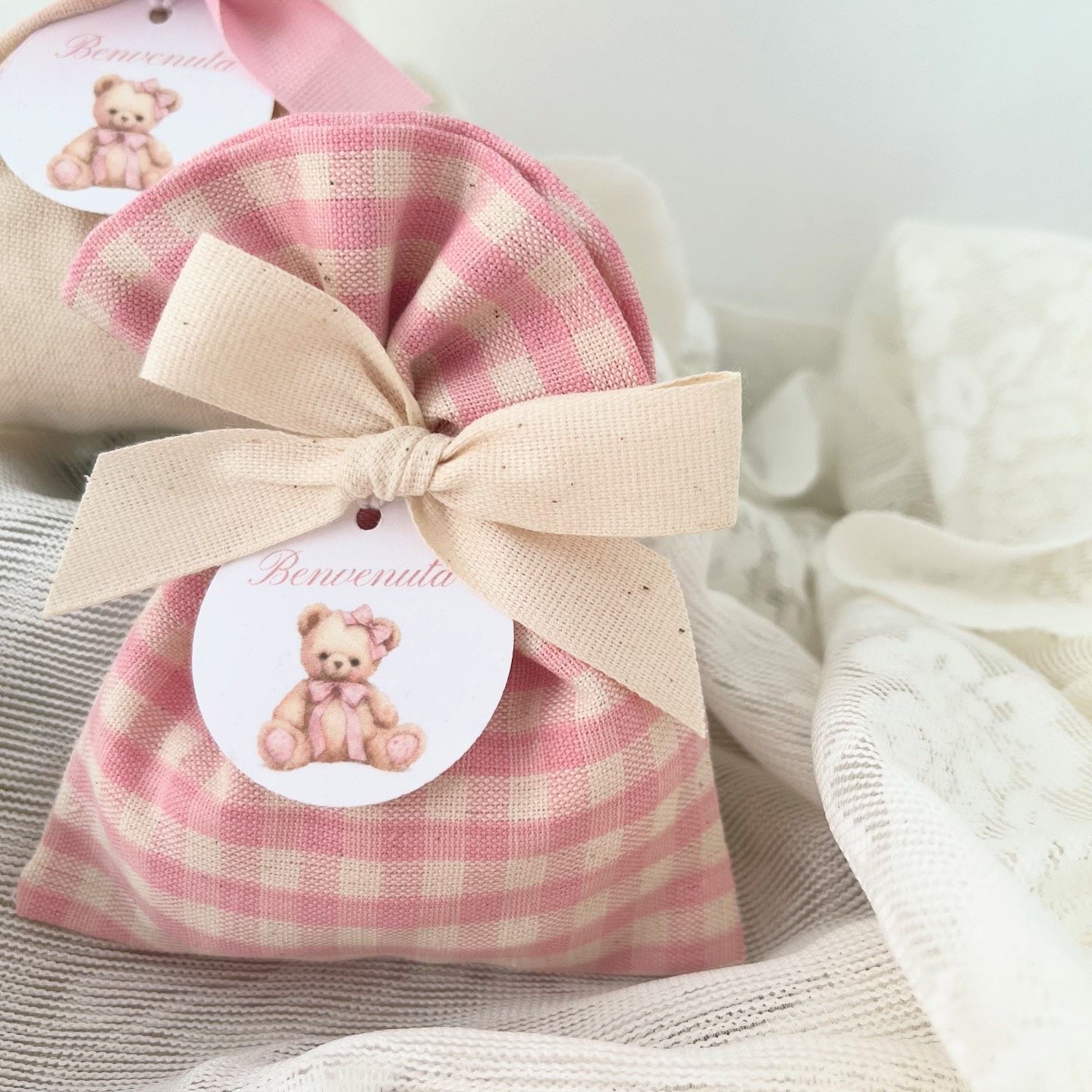 Sacchetti portaconfetti panna e Vichy rosa