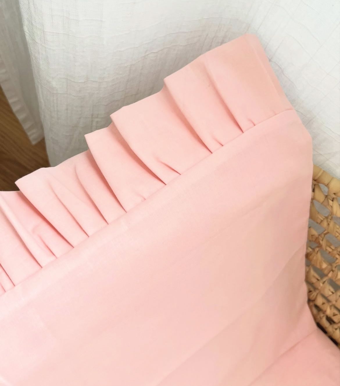 Set lenzuola con balza monocolore