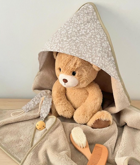 Accappatoio triangolo lineare