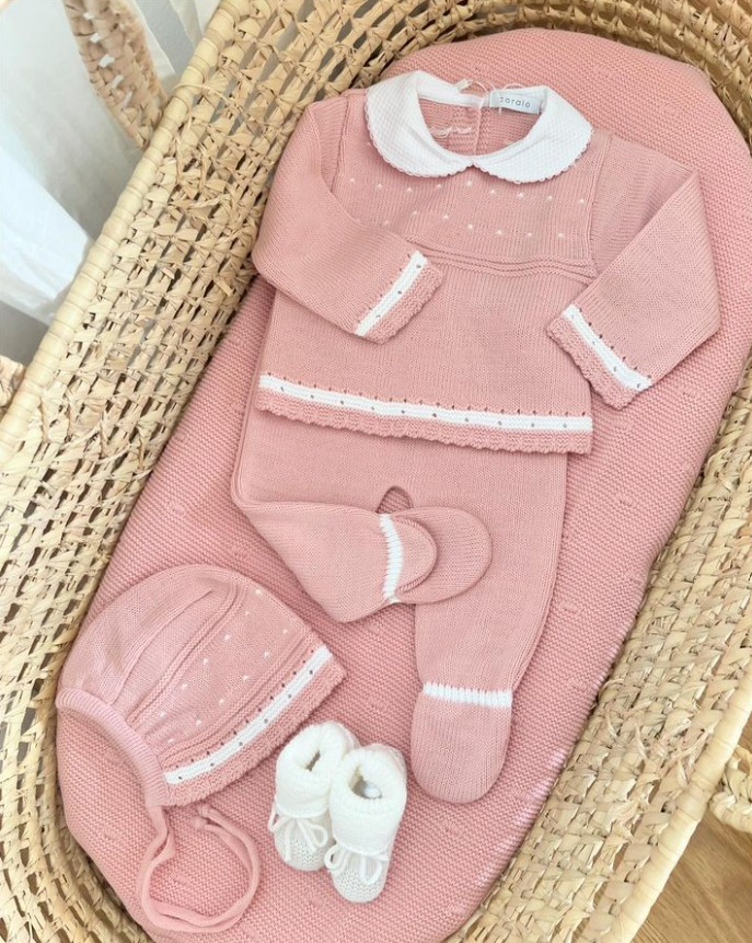 Completino con cappellino cuffietta