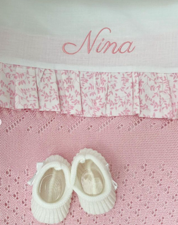 Set lenzuola con ricamo e balza con foglioline