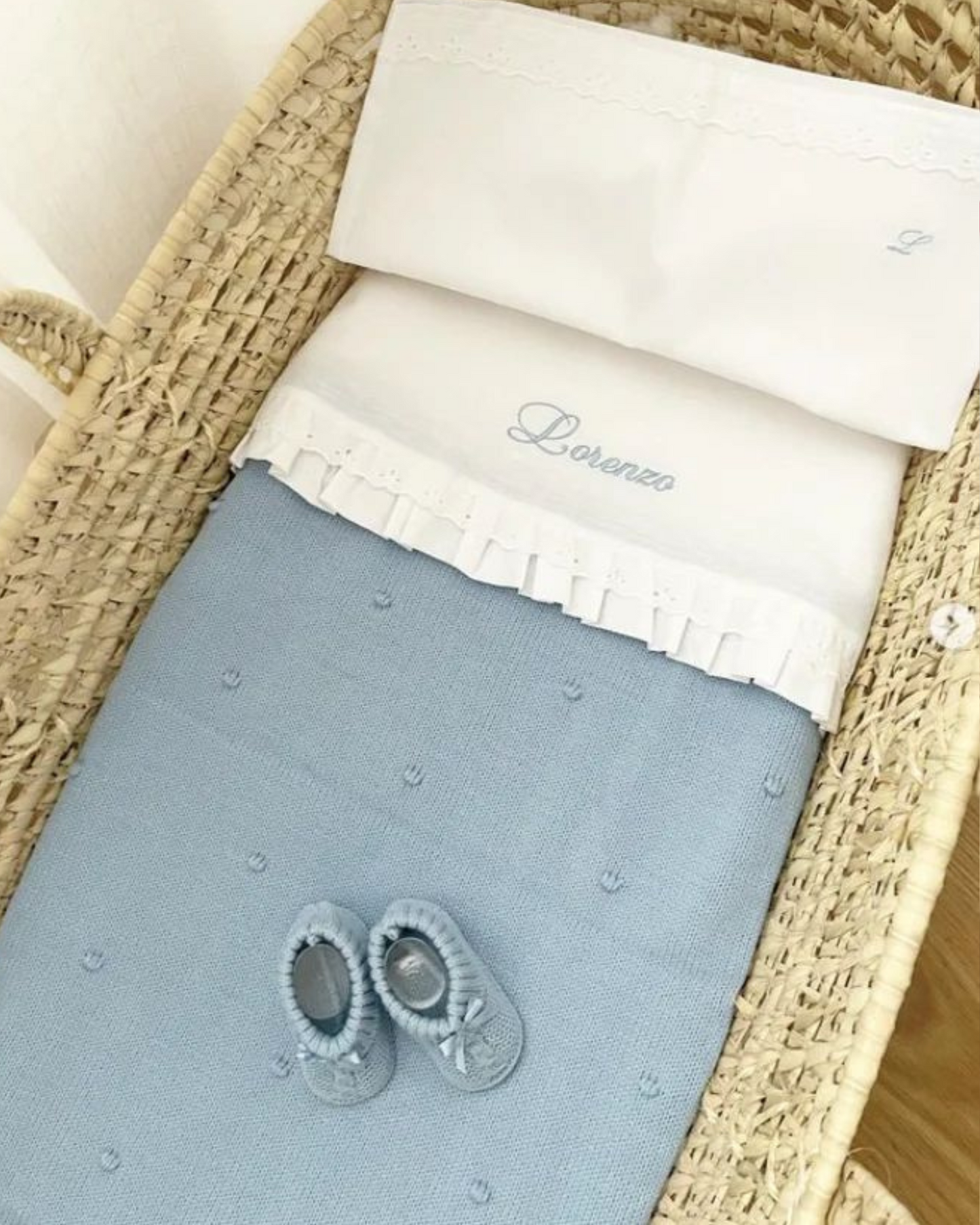 Set lenzuola con balza sangallo e ricamo