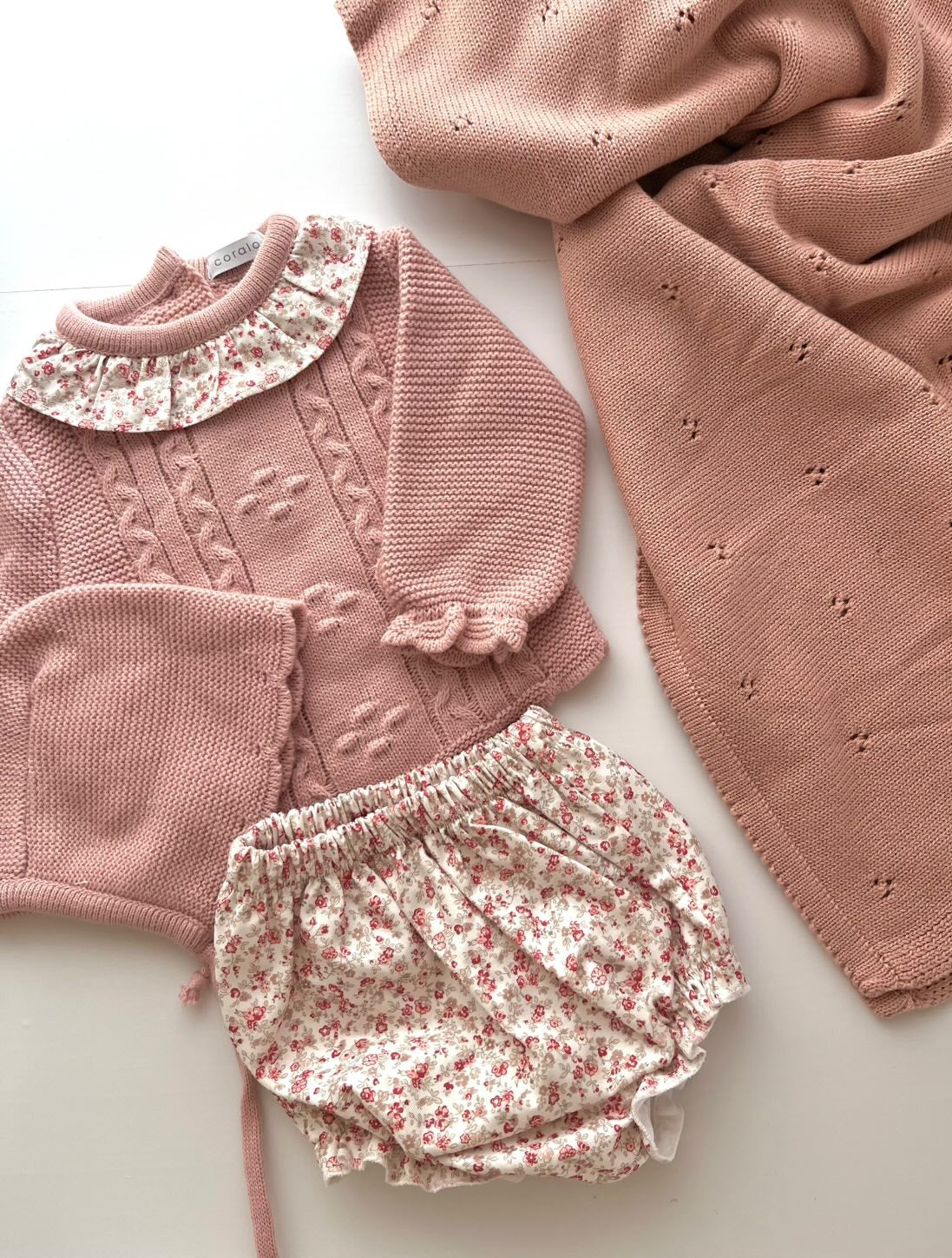 Pagliaccetto rosa con culotte