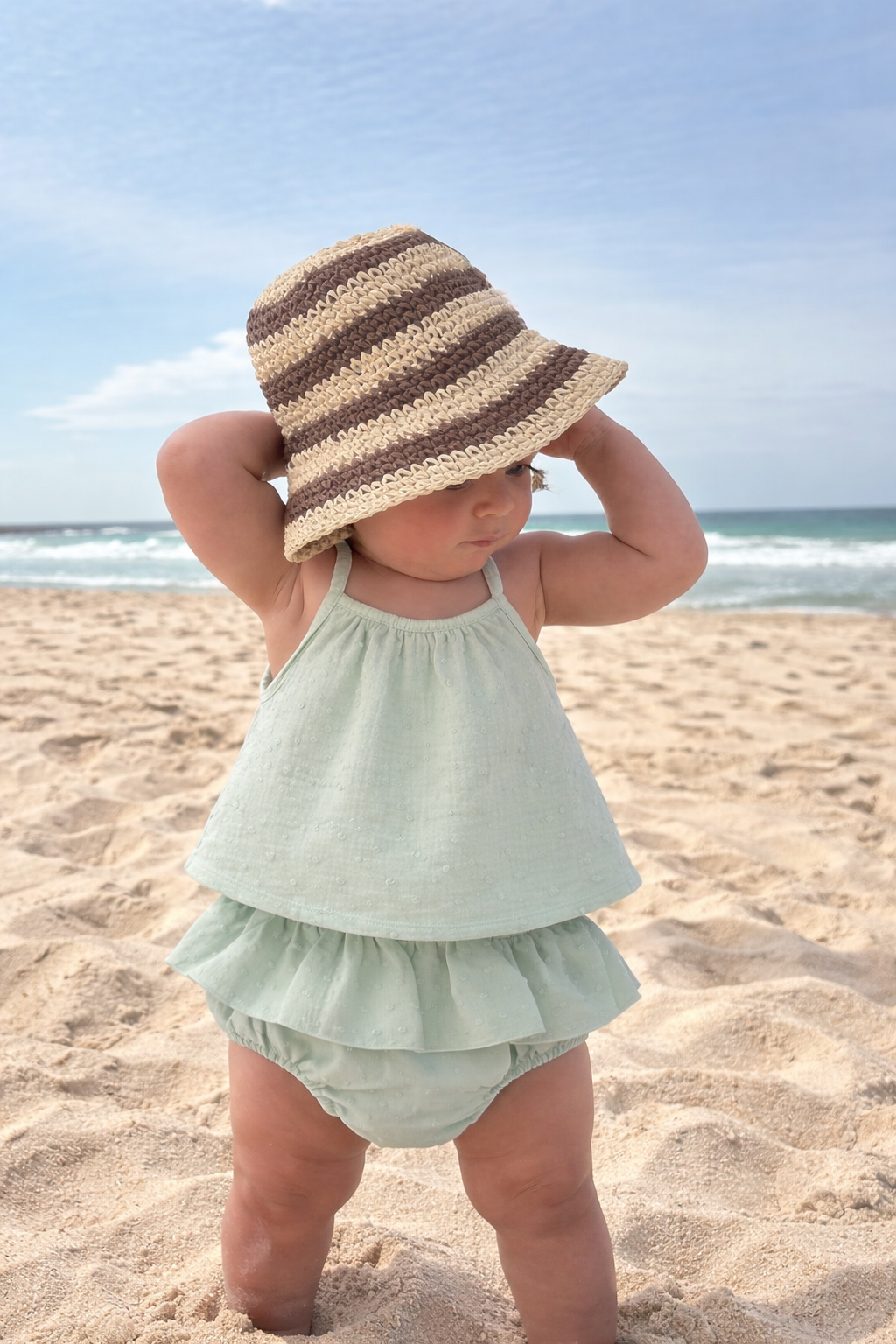 Completino in mussola di cotone plumetis top e culotte con volant