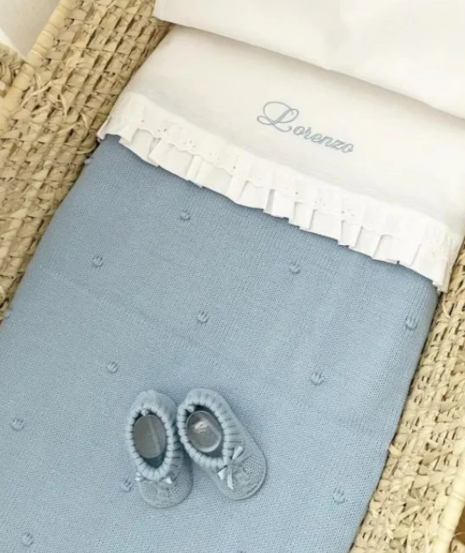 Copertina in maglia ponpon