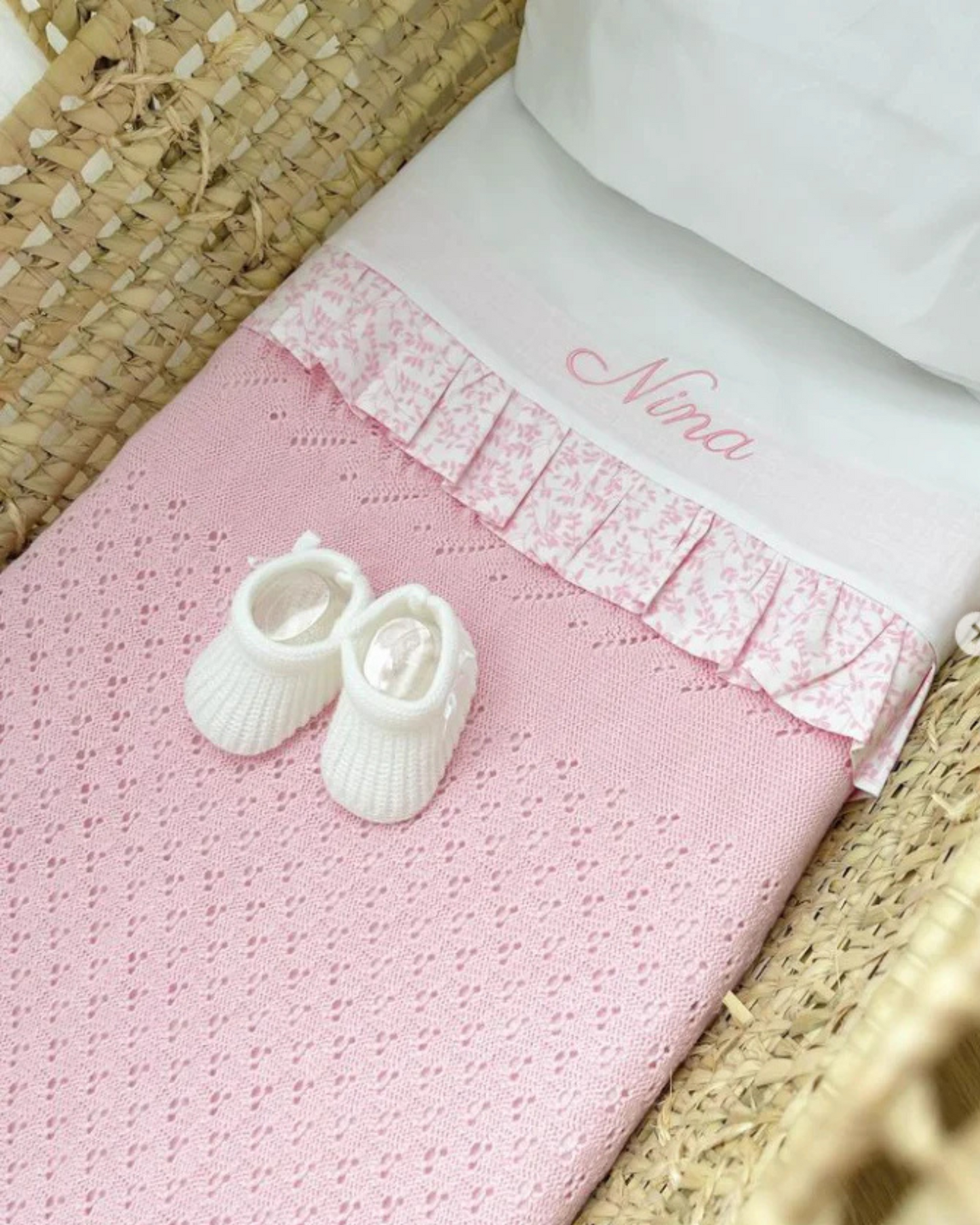 Set lenzuola con ricamo e balza con foglioline